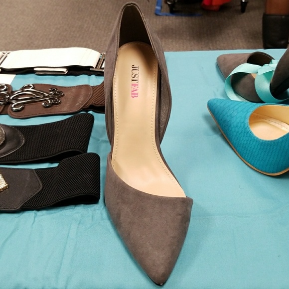 Dark grey heels - Picture 2 of 5