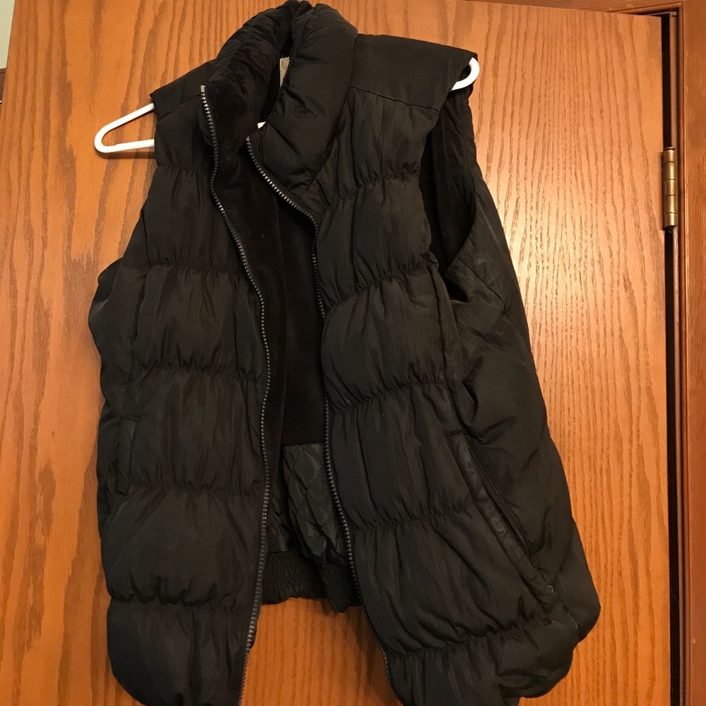 Eddie Bauer Goose Down vest black Woman’s Large