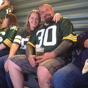 Meet your Posher, Stacy