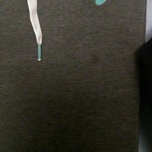 Lounge wear? - Picture 2 of 2