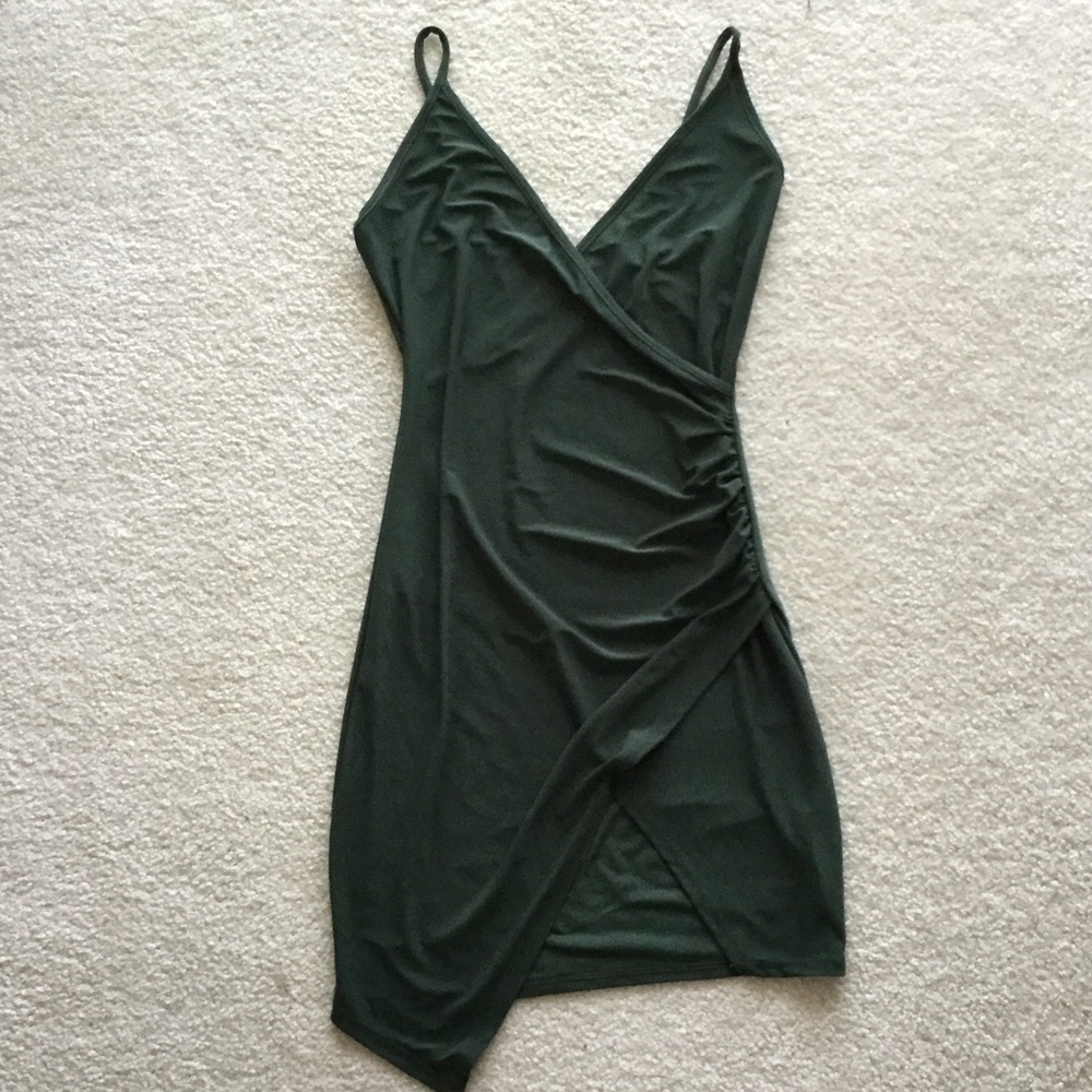 Green side-ruched mini dress with high slit