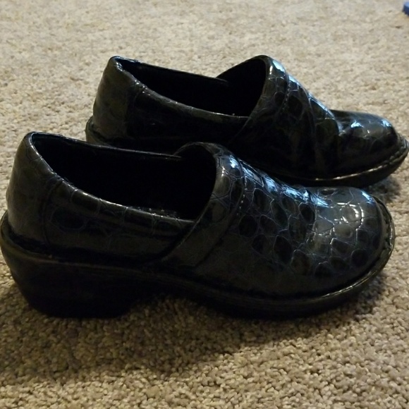 B.O.C. Clogs - Picture 2 of 2