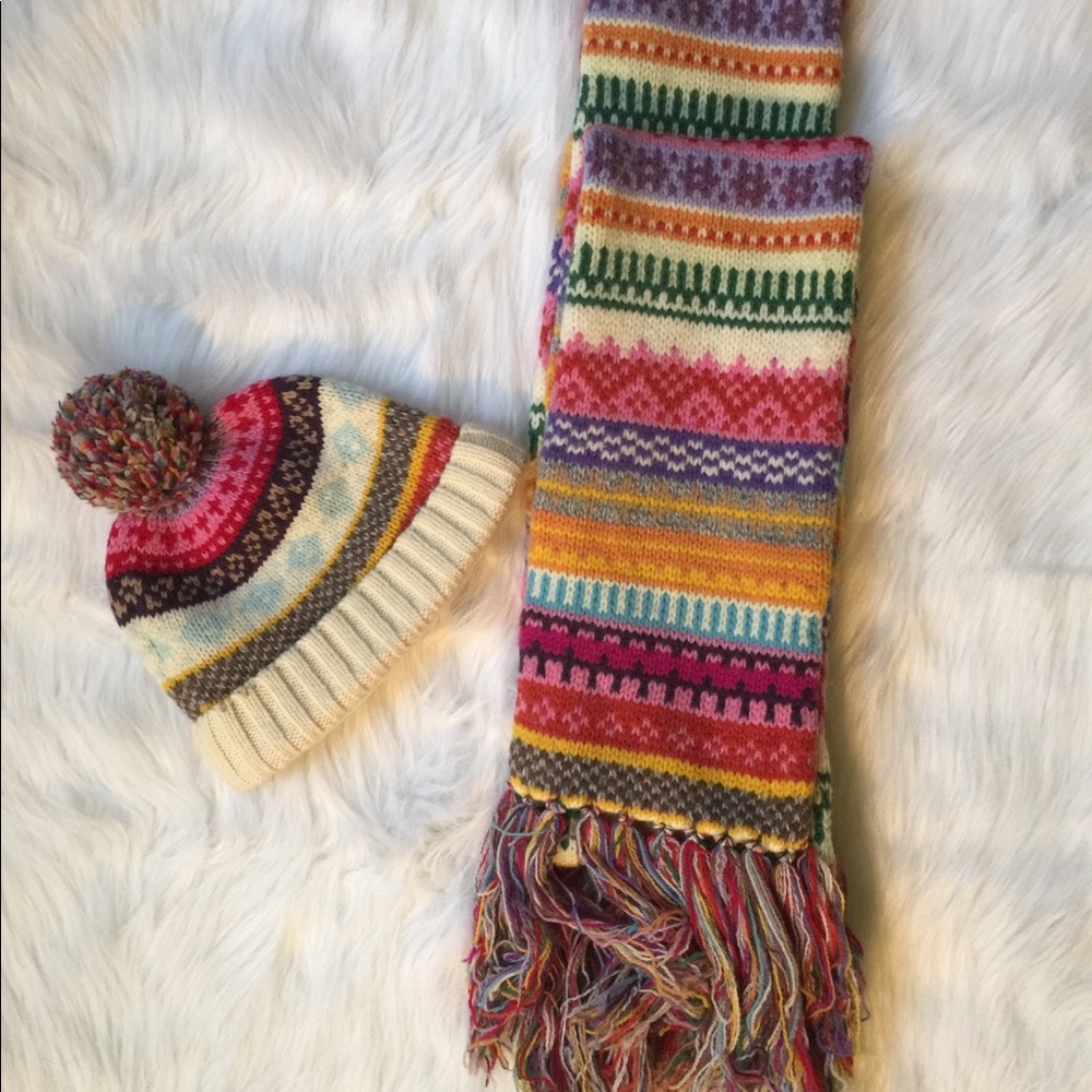 Adorable Gap long scarf and beanie set 100% wool