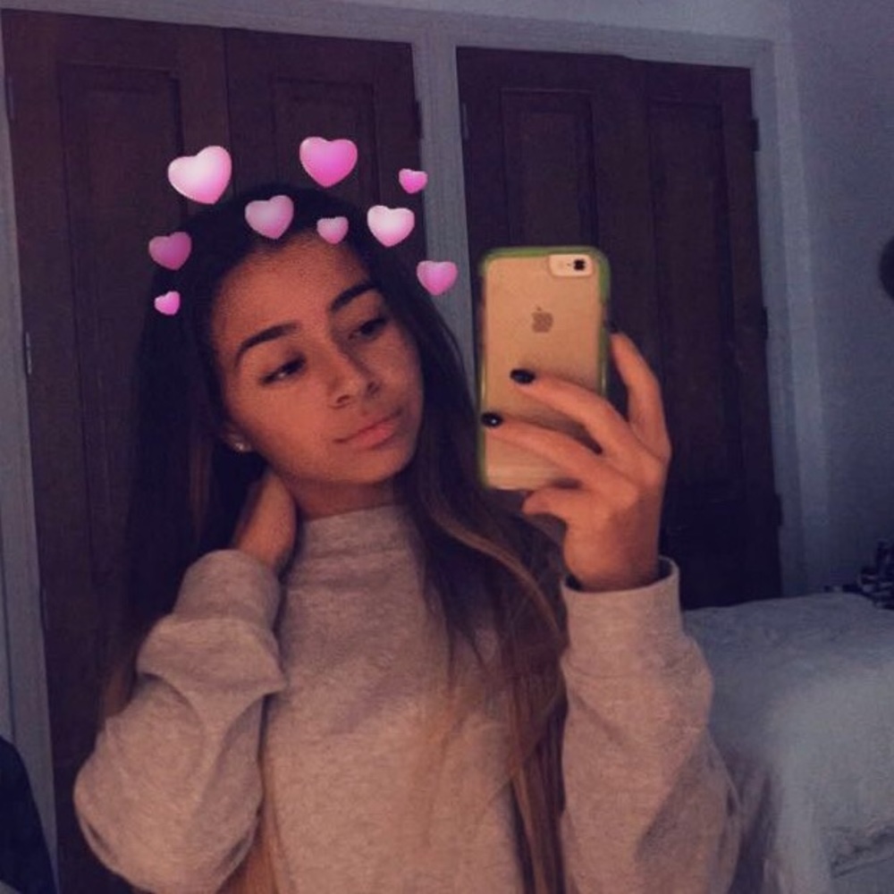 Meet your Posher, Ariana