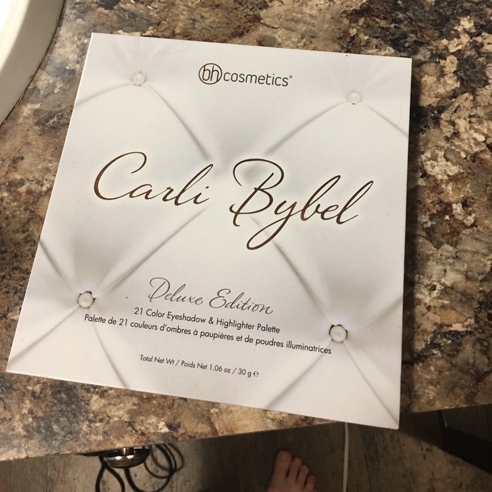 Carli Bybel with BH Cosmetics deluxe palette