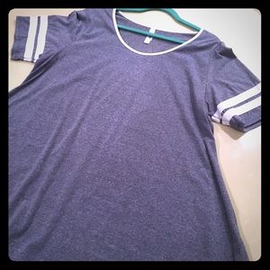 Lularoe perfect t. This style shirt is A-line