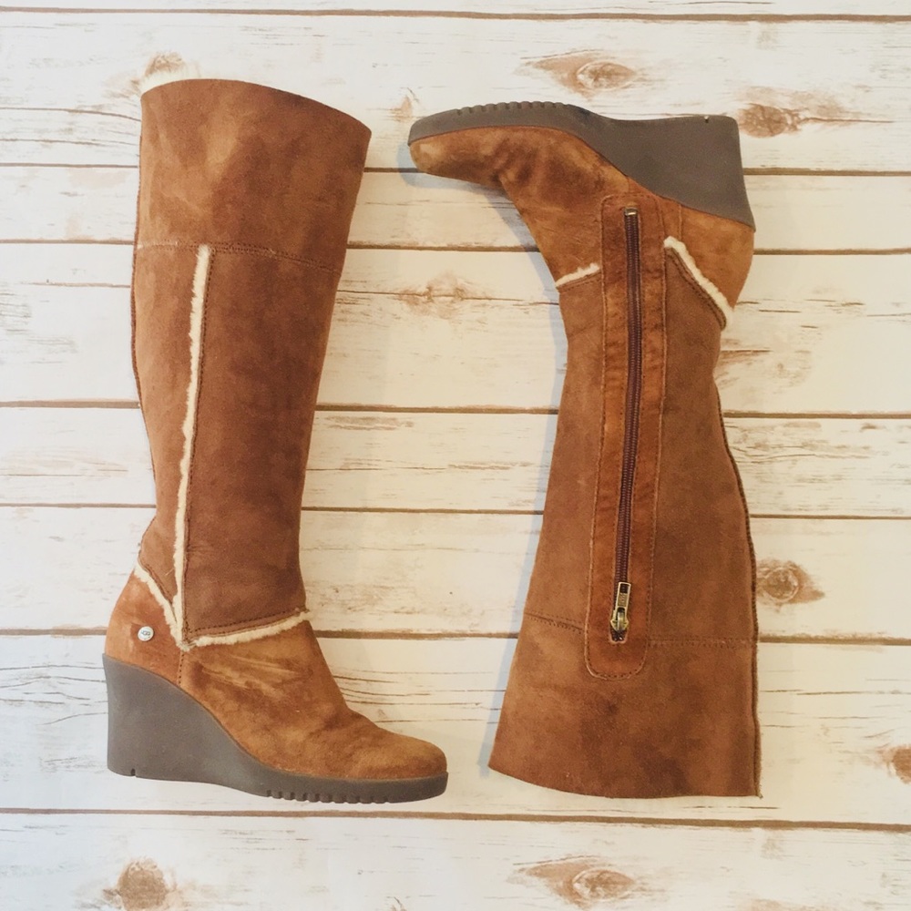 11/20 Host Pick 🎊💕!  Shearling UGG sz. 6 - EUC