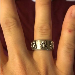 Skull ring