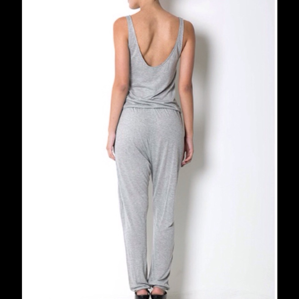 Jumper - Picture 2 of 2