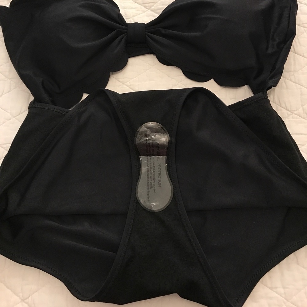 One-Piece Bathing Suit - Picture 3 of 4