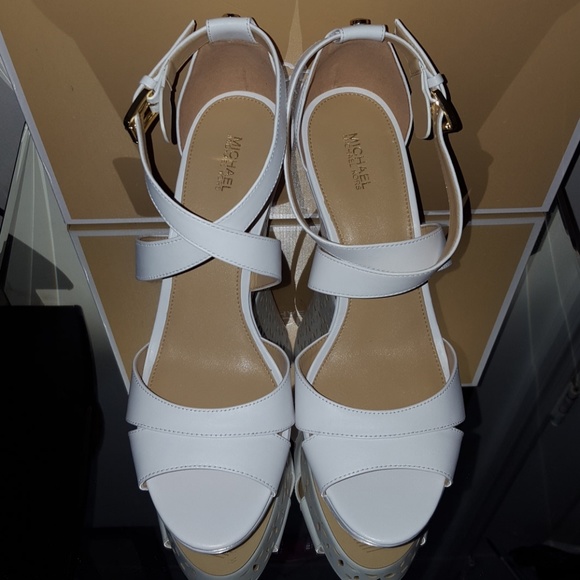 * SOLD*NEW MICHAEL MICHAEL KORS SIENNA FLORAL - Picture 2 of 8