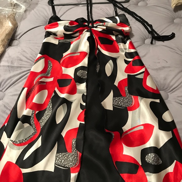 Halter/summer dresses - Picture 6 of 8