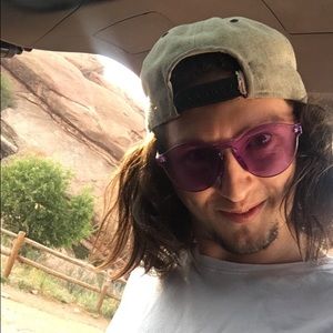 Meet your Posher, Logan