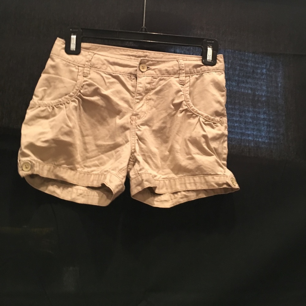 tan jean shorts
