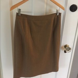 LAFAYETTE sz 6 beige pencil skirt