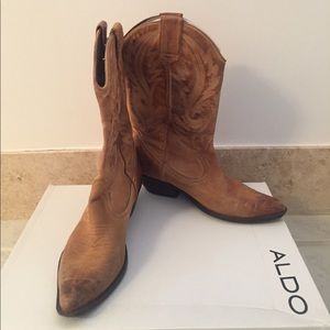 Aldo Pompa tan boots