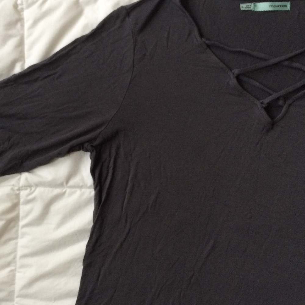 Grey Shirt - Picture 2 of 4