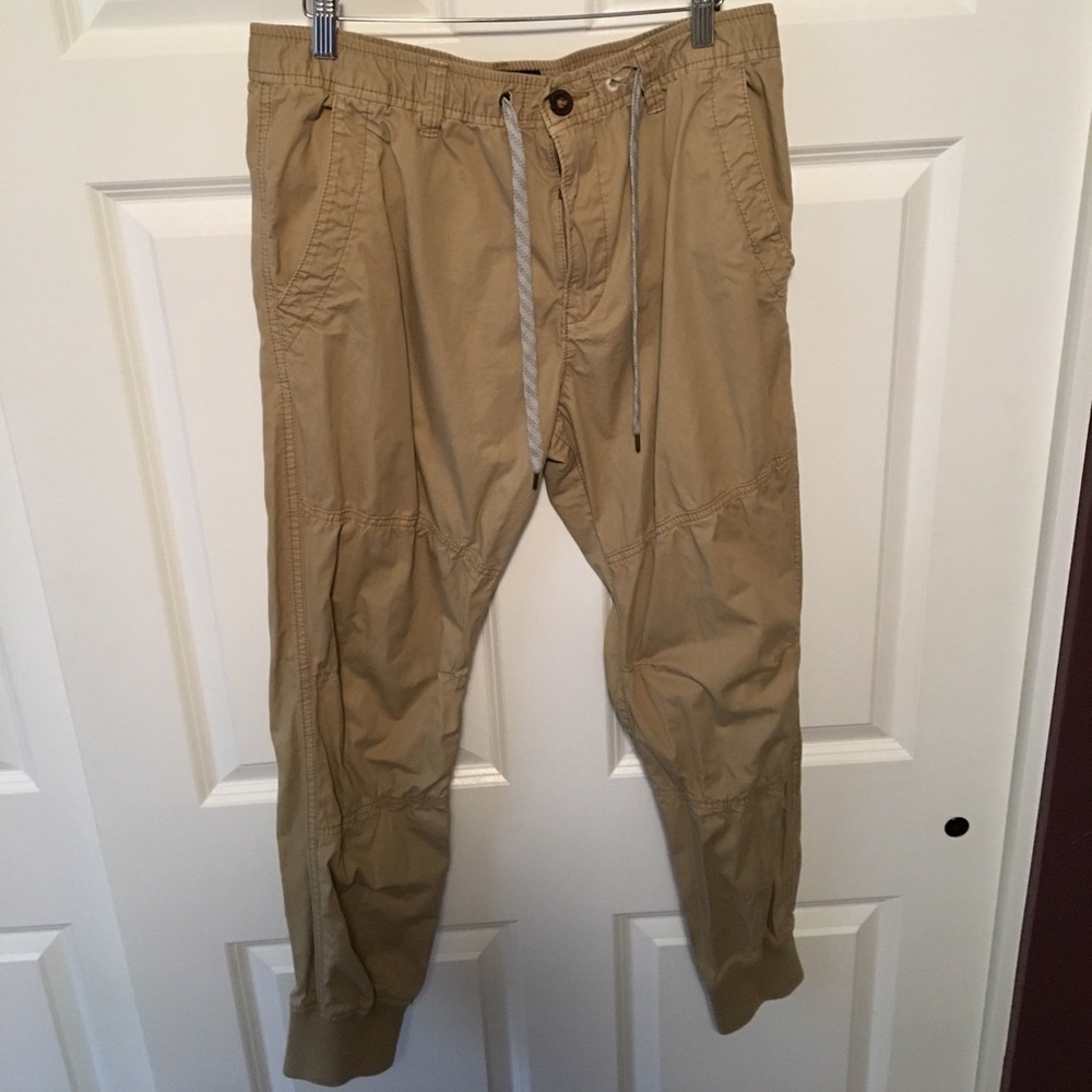 American Eagle joggers