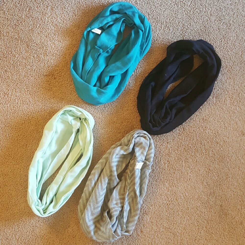 💚CHOOSE 3 FOR $10💚Set of 4- Infinity Scarves