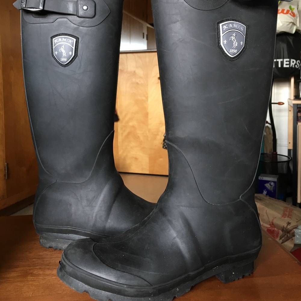 GENTLY WORN rain boots