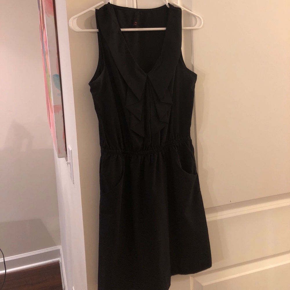 Black ruffle dress with pockets