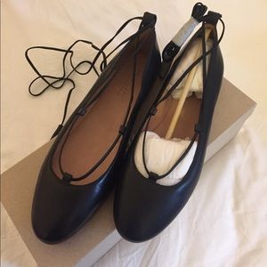 Madewell lace up flats in black leather size 9