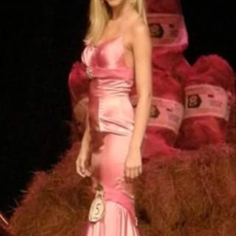 Pretty in Pink gown!