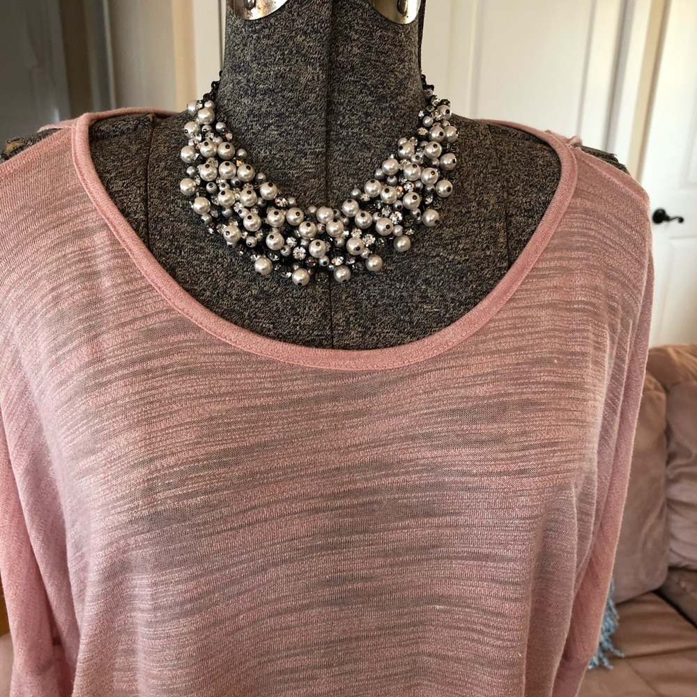 NWT LARGE PINK SHOULDER CUTOUT TOP - Picture 2 of 7