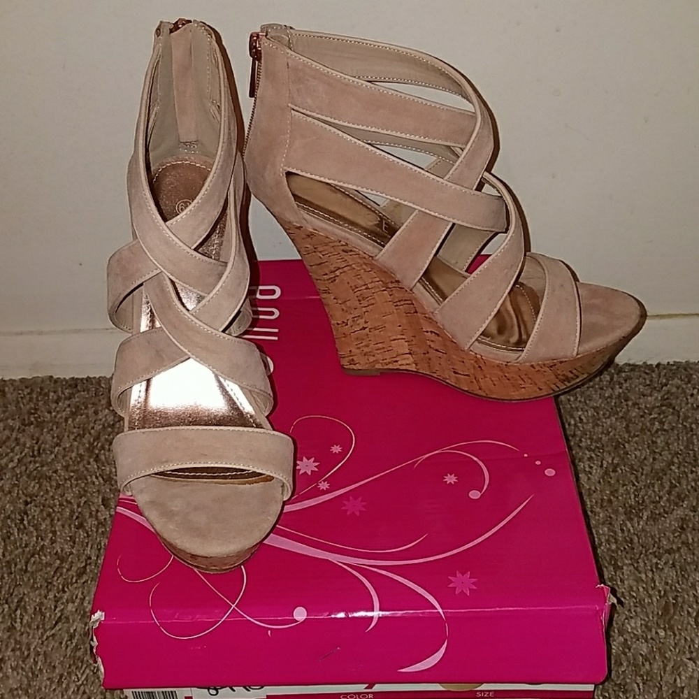 Strappy nude wedges
