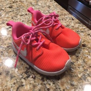 Nike toddler shoes - size 5c