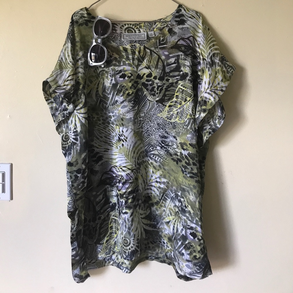 Tshirt dress with sunglasses size medium