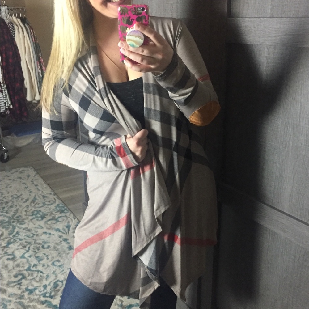 Last 1!!! SMALL Mocha elbow patch plaid Cardigan - Picture 4 of 4