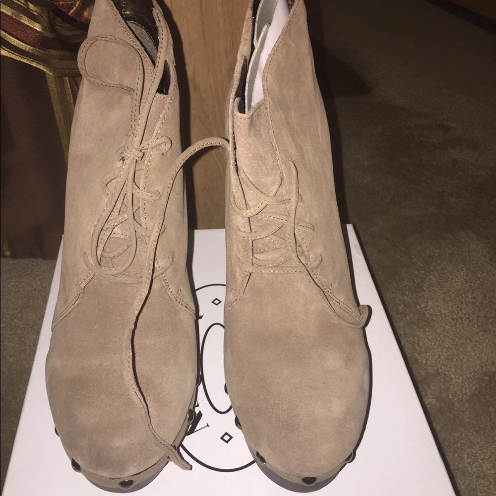 Steve Madden Bootie