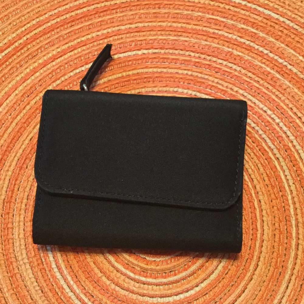 Trifold wallet