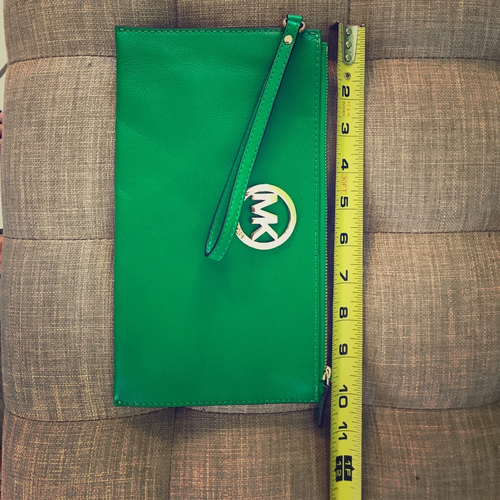 Michael Kors wristlet NBU