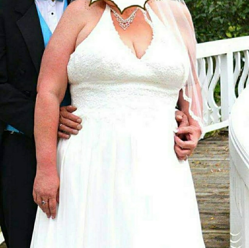 Ivory wedding dress