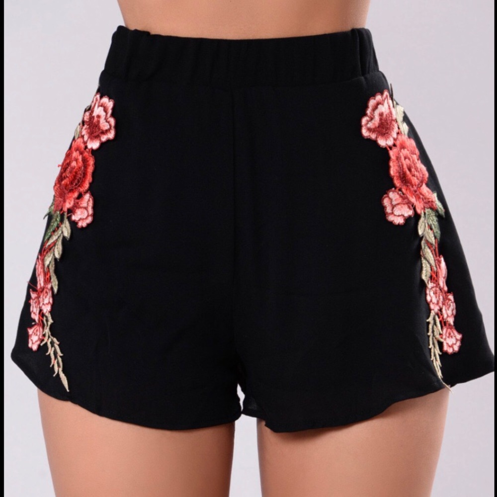 🔻FINAL PRICE🔻Rose shorts 🌹🖤