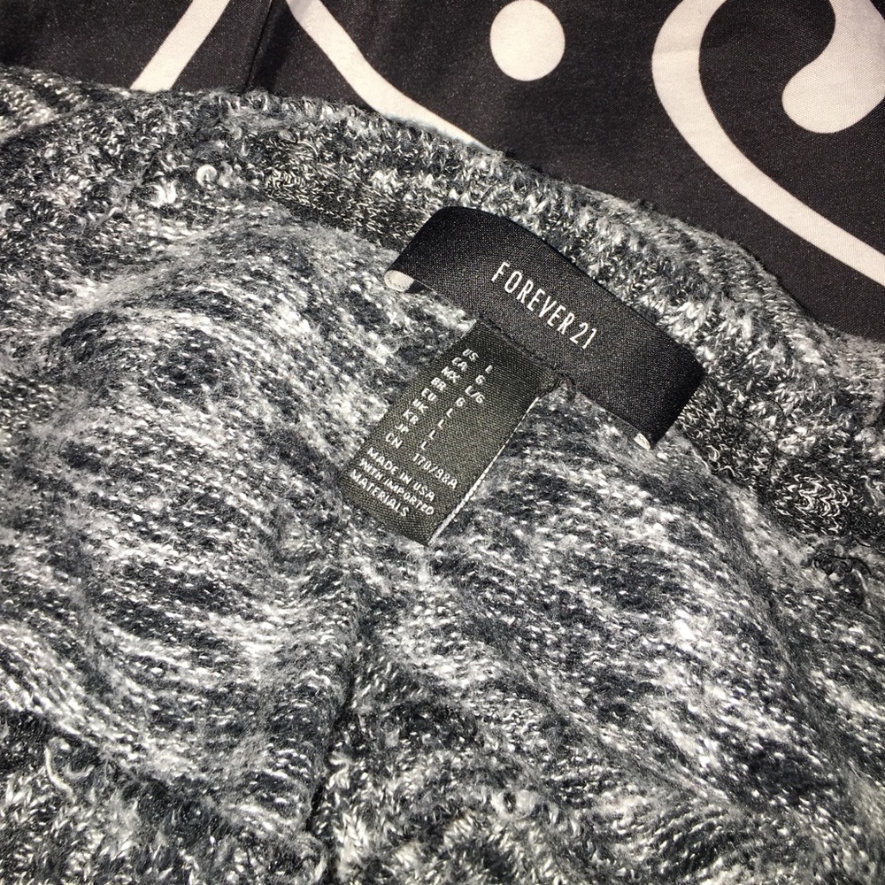 Sweater - Picture 3 of 3