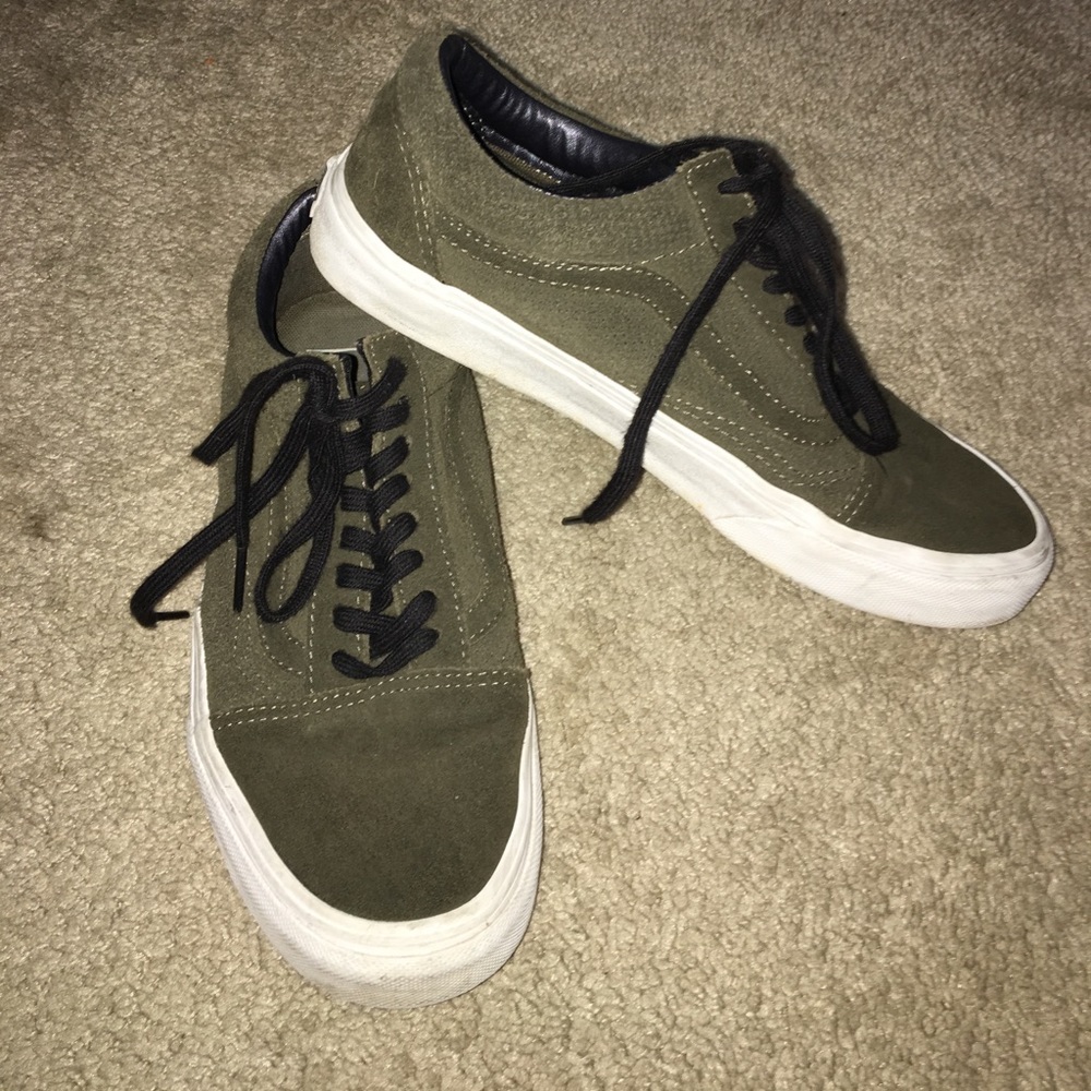 Dark Green suede old school vans
