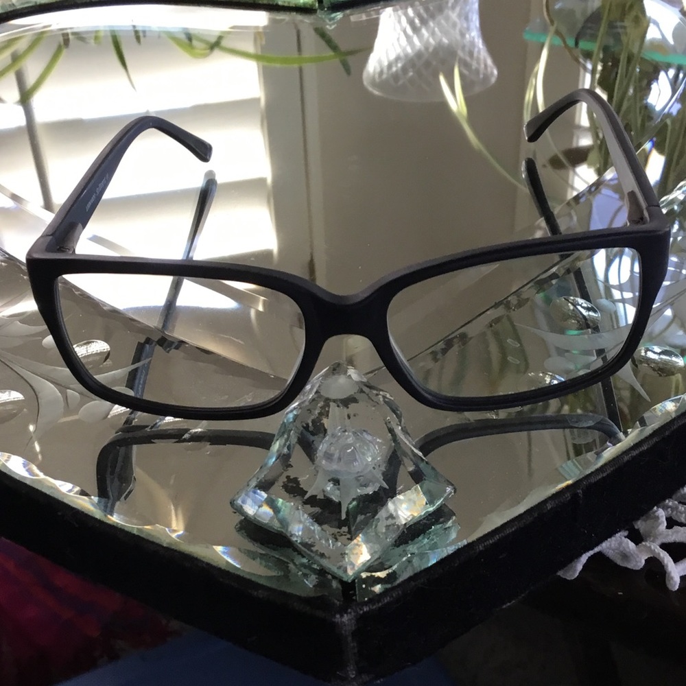 Leonard Saint Moretz men’s eyewear. Classic style