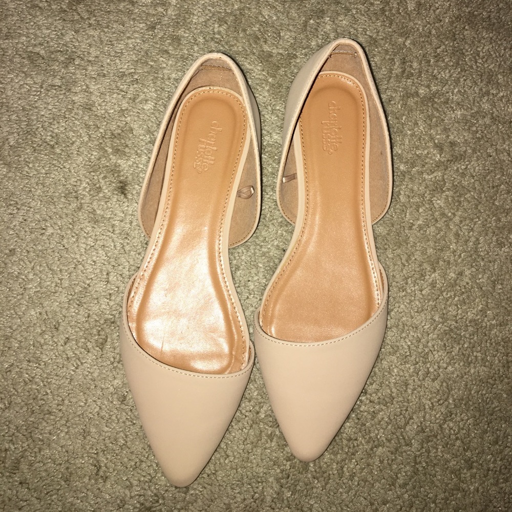 Nude flats-never worn