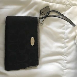 Coach, corner zip wristlet, small