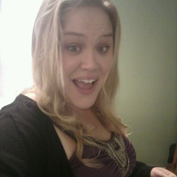 Meet your Posher, April - Picture 1 of 1