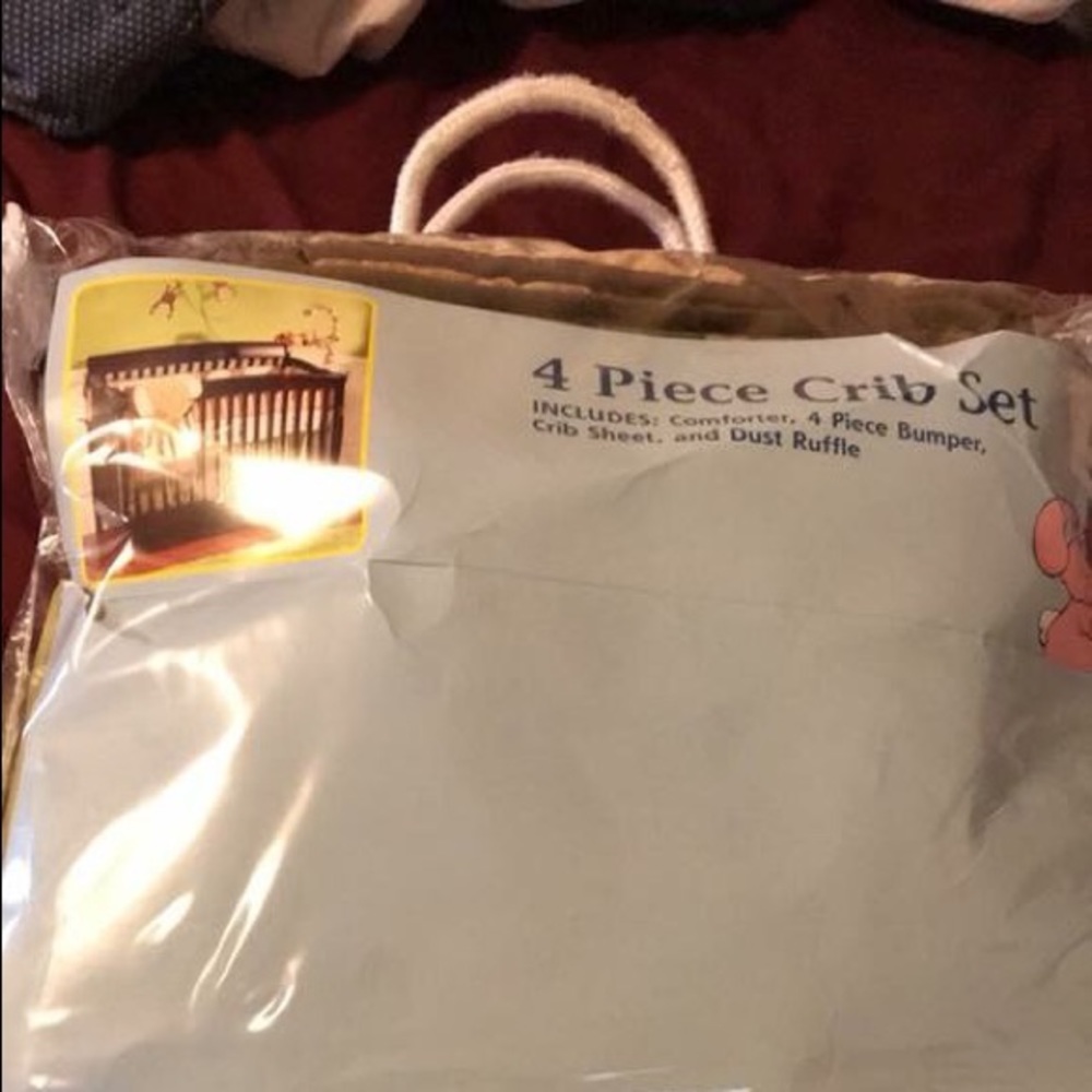 Crib set