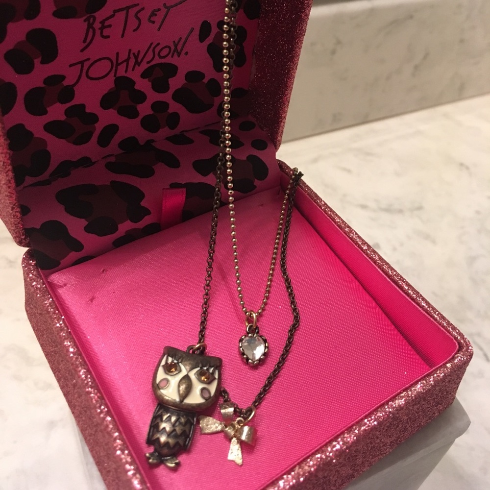 Betsey Johnson necklace
