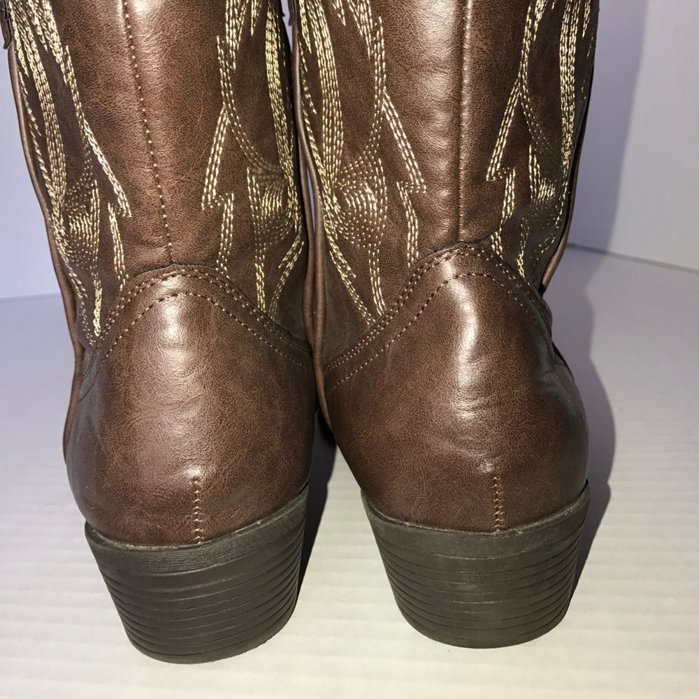 Cowgirl Booties Sz 10M LIKE NEW - Picture 2 of 7