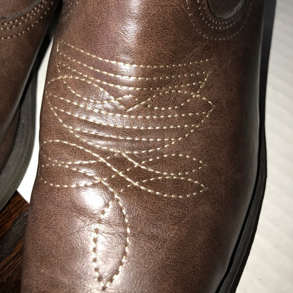 Cowgirl Booties Sz 10M LIKE NEW - Picture 6 of 7