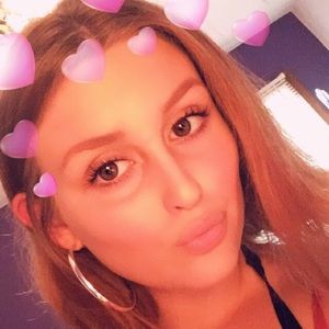 Meet your Posher, Elayna