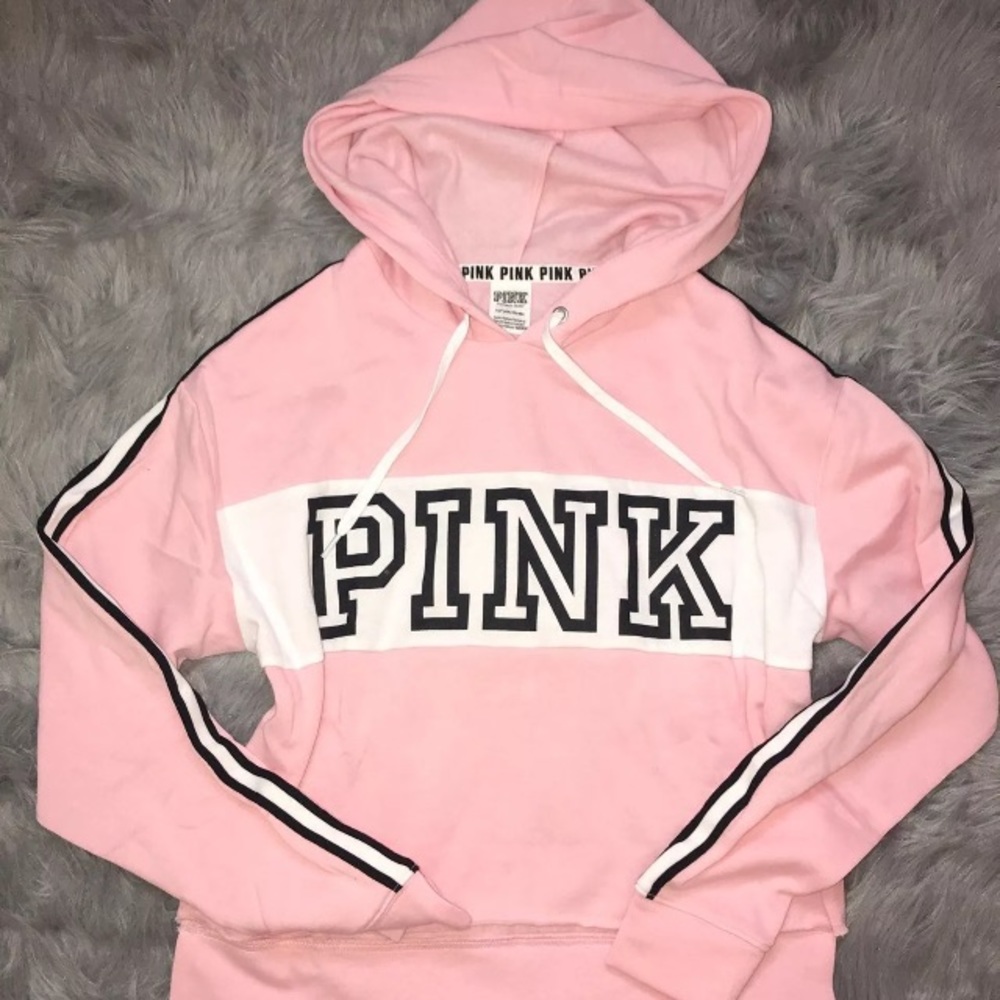 ISO VS Pink Hoodie 🍁 FOUND 🍁