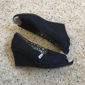 Toms canvas wedges